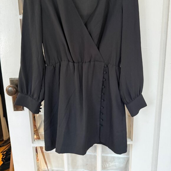 Sezane Shirine Dress Noir. - Size 38/US 6 (NWOT but a broken button loop) - Picture 7 of 7